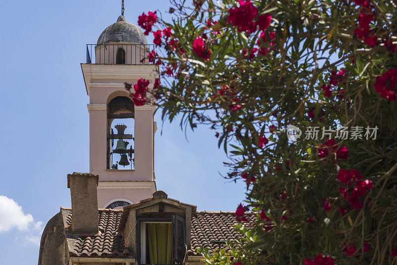 Eglise de l’annonation的钟楼，Corte村最古老的建筑(1450年)